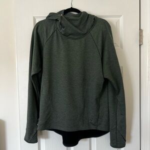 On Running | Women’s high neck hoodie